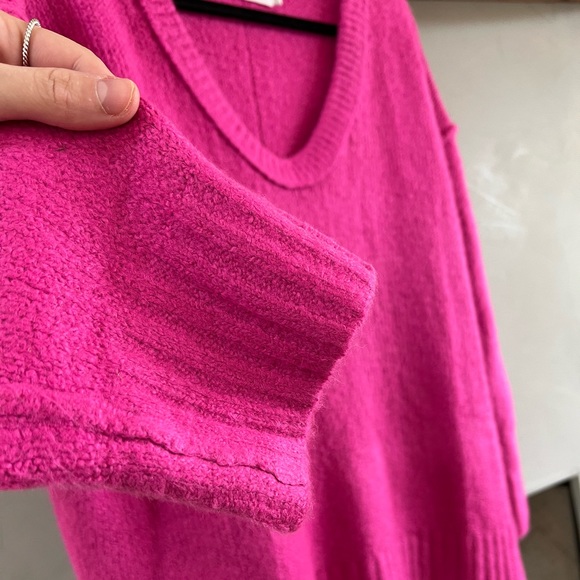 Amoment Women's Pink Crew Neck Sweater - Picture 2 of 3